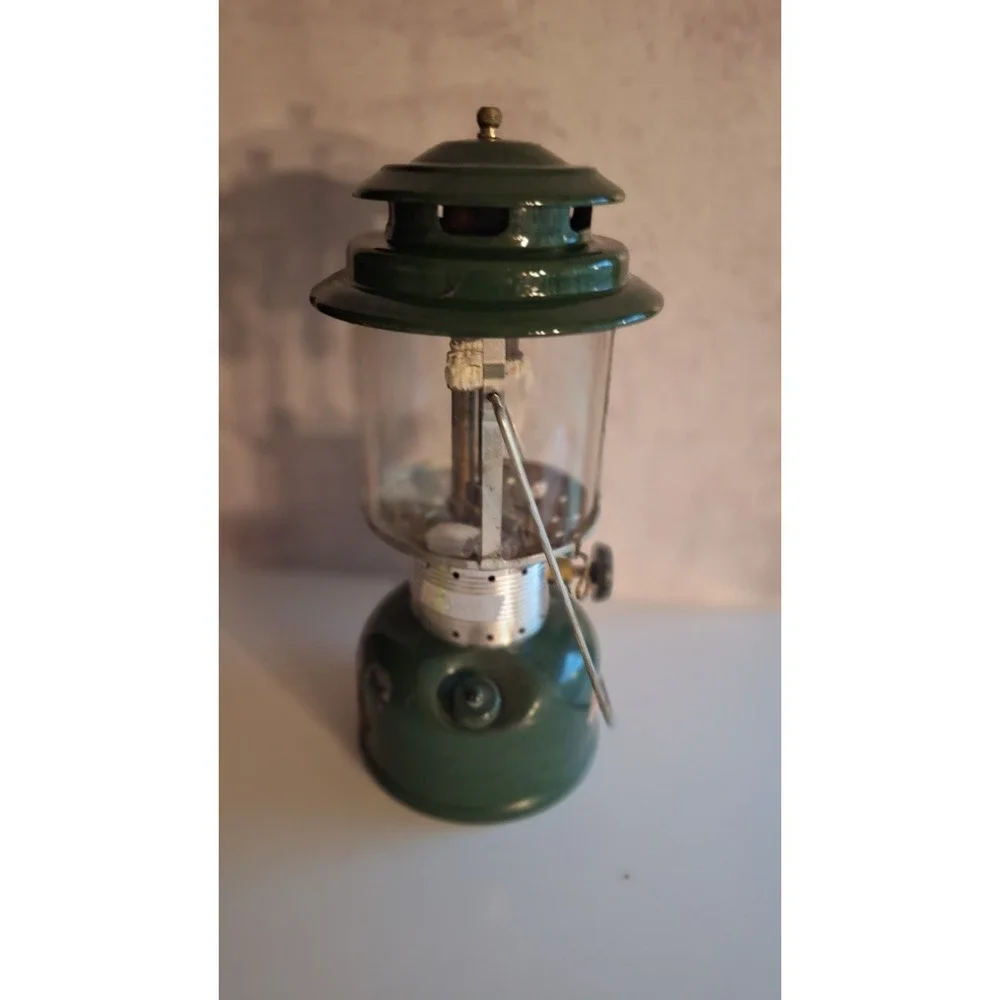 VINTAGE COLEMAN 220F DOUBLE MANTLE LANTERN GREEN FOR PARTS OR REPAIR USA